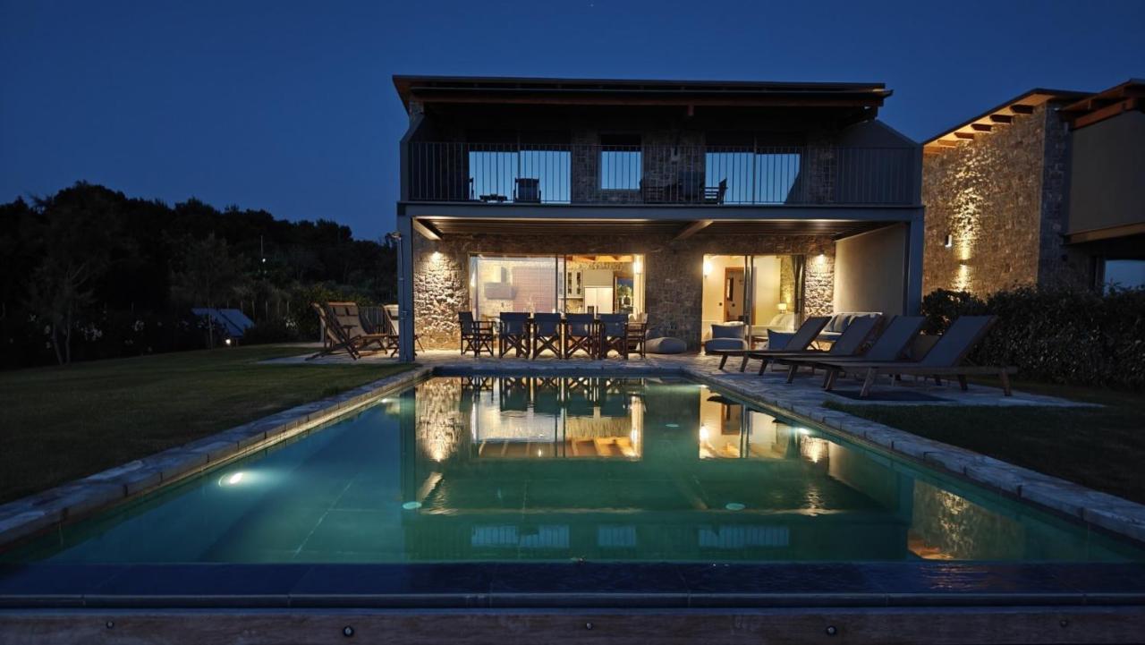 Real Life Homes Luxurious Seafront Villas Each With Their Own Private Pools Korakochori Exterior photo