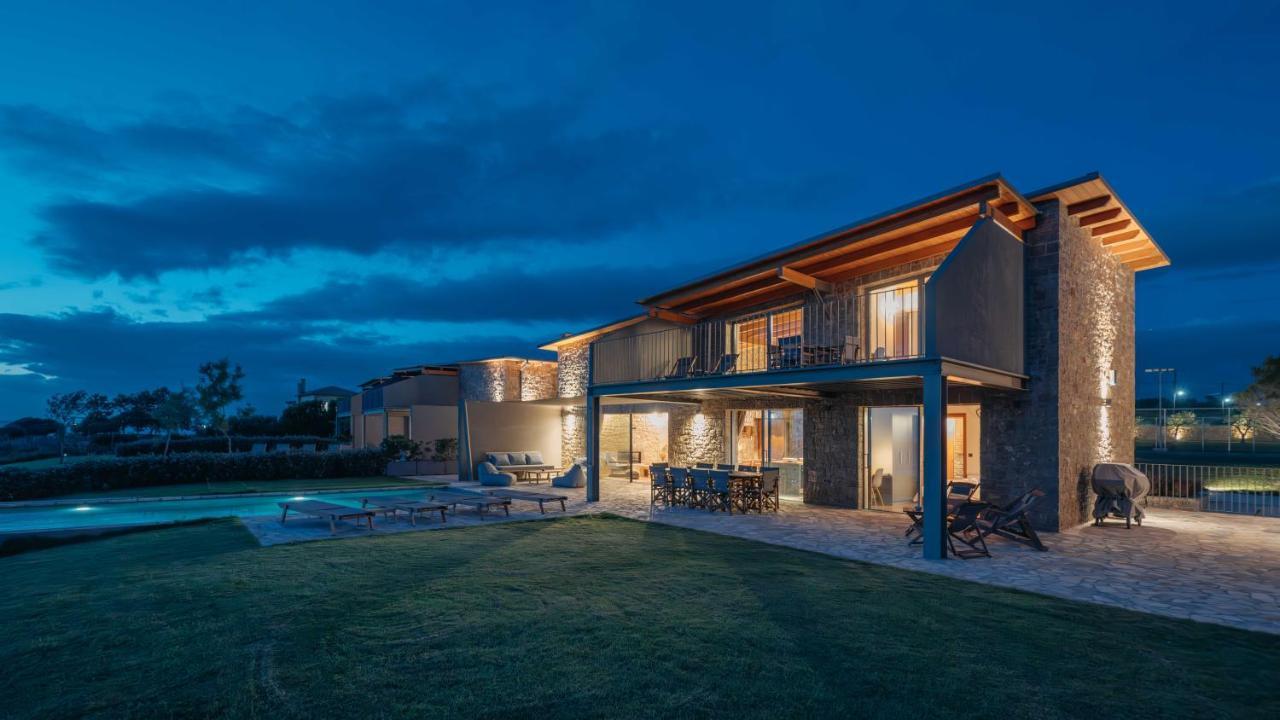 Real Life Homes Luxurious Seafront Villas Each With Their Own Private Pools Korakochori Exterior photo