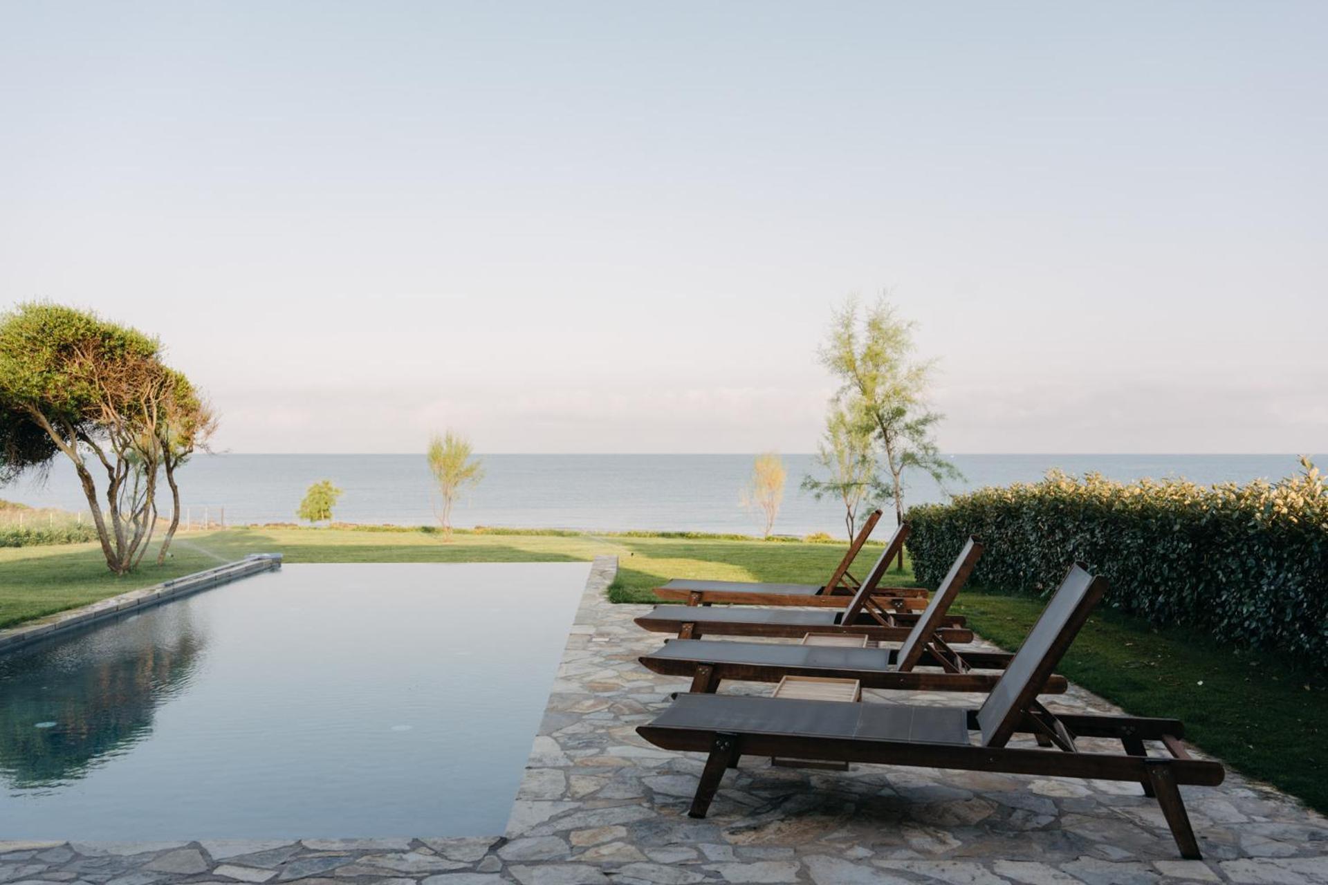 Real Life Homes Luxurious Seafront Villas Each With Their Own Private Pools Korakochori Exterior photo