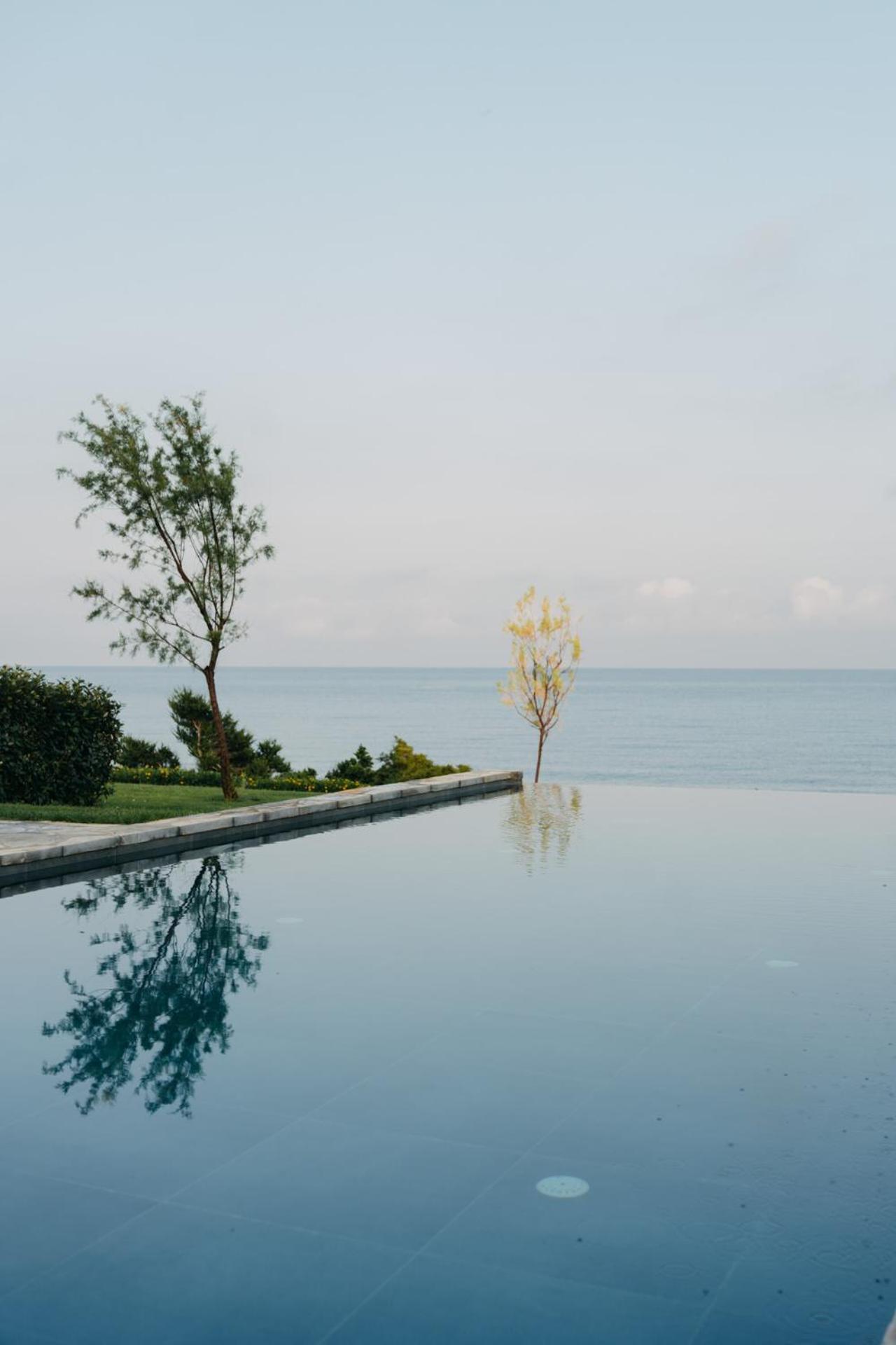 Real Life Homes Luxurious Seafront Villas Each With Their Own Private Pools Korakochori Exterior photo